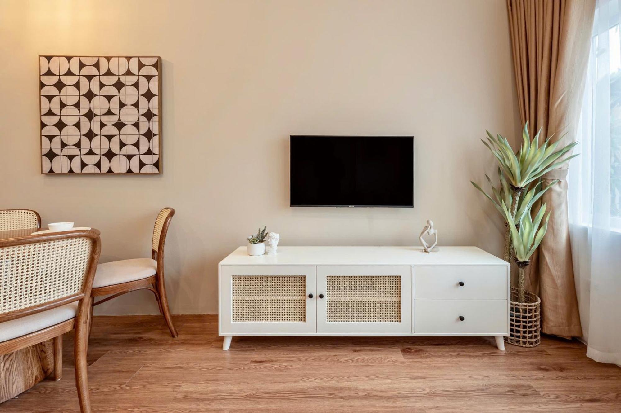 Annam Panorama Lakeview - Garden & Balcony - Westlake Apartment Hanoi